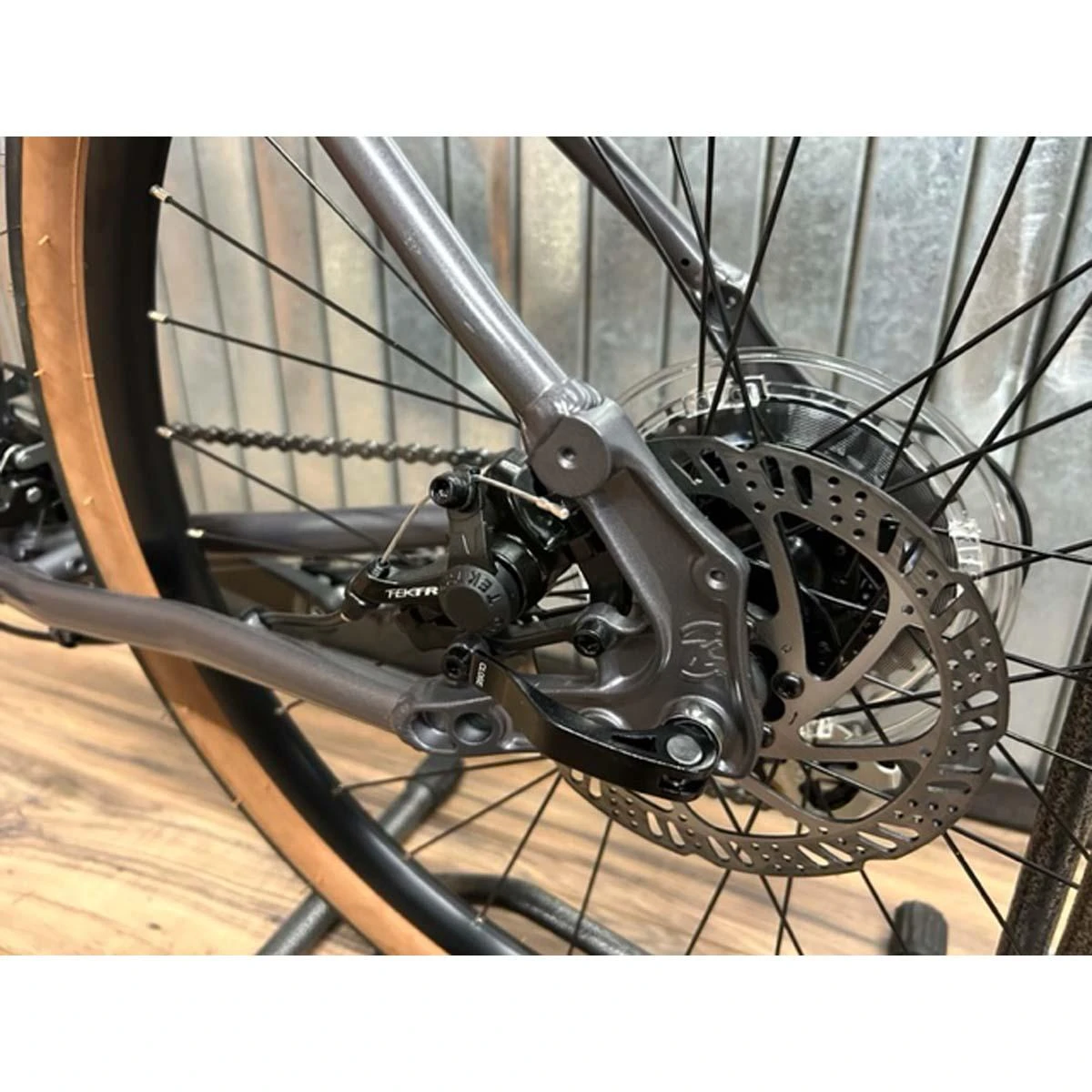 Kona Dew Urban Bike - Satin Asphalt Grey - XL - 2022 - Floor Model 3 Kona Dew Urban Bike - Satin Asphalt Grey - XL - 2022 - Floor Model - Image 3