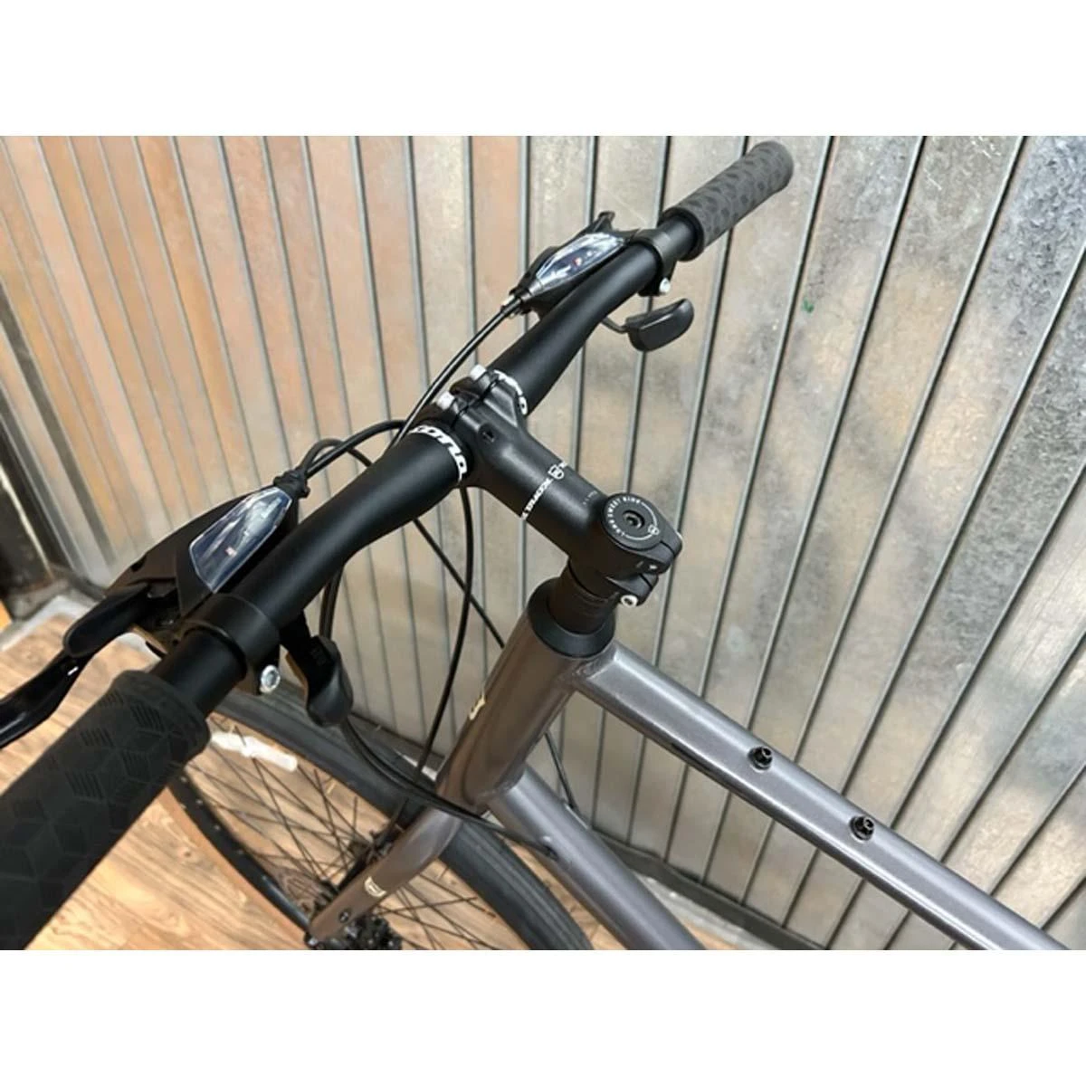 Kona Dew Urban Bike - Satin Asphalt Grey - XL - 2022 - Floor Model 7 Kona Dew Urban Bike - Satin Asphalt Grey - XL - 2022 - Floor Model - Image 7